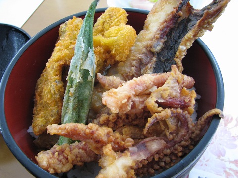 庭のはまなす丼